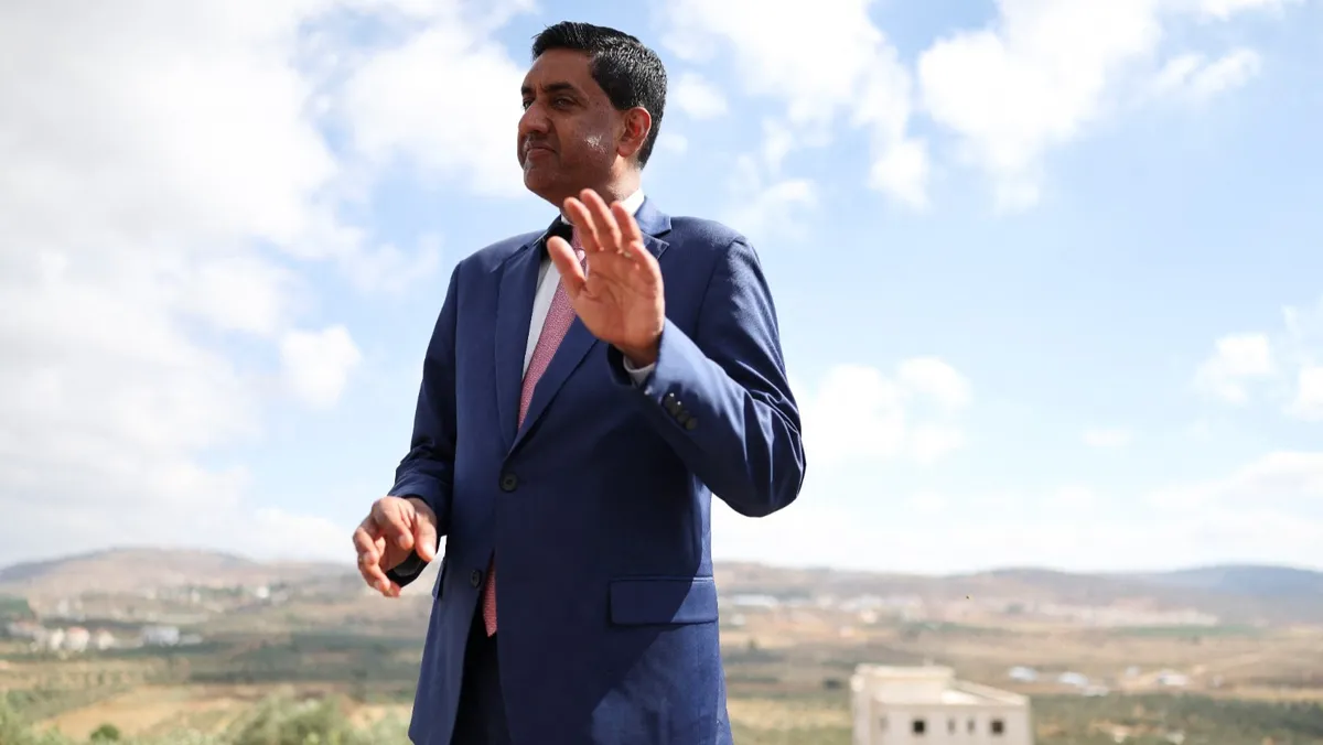 عضو كونغرس ديمقراطي: مستوطنون "بلطجية" يحملون أسلحة أمريكية أوقفوني بالضفة الغربية
