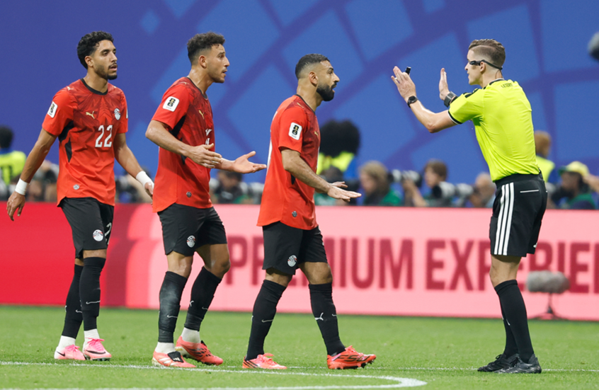 اتحاد الكرة المصري يطالب "فيفا" بالتحقيق مع حكم مباراة الأرجنتين