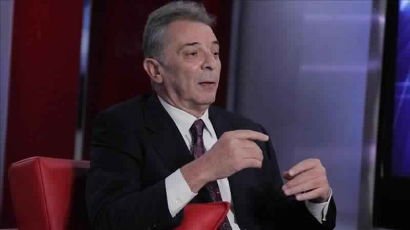 الفنان المصري محمود حميدة يغادر المستشفى ويطمئن الجمهور على حالته الصحية