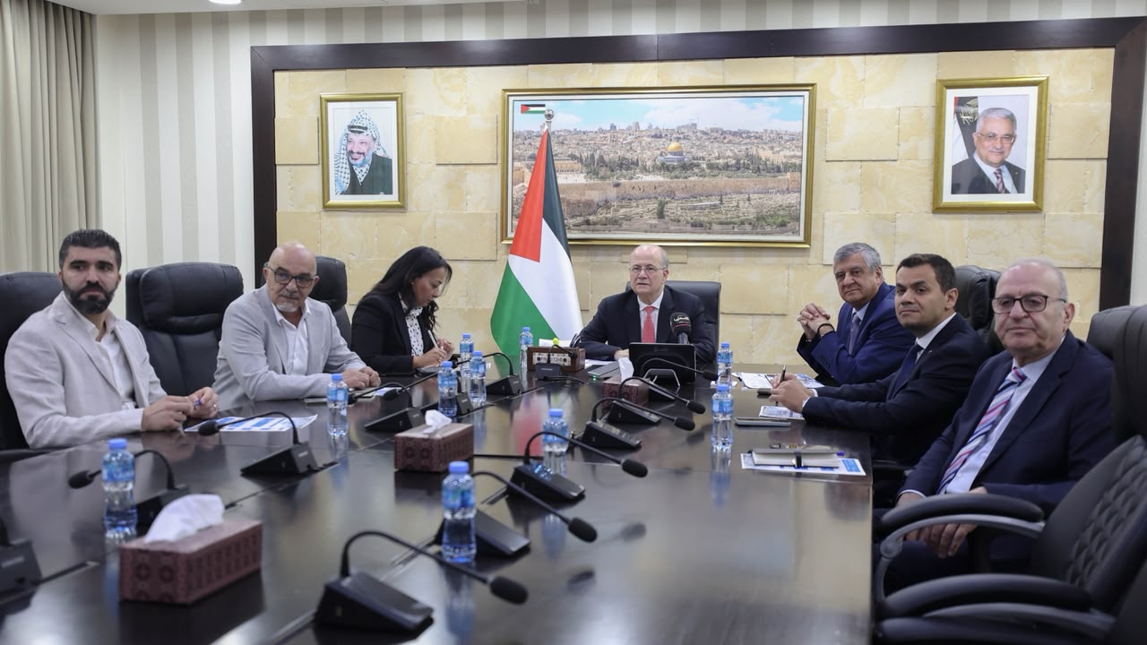 مصطفى يؤكد مواصلة الجهود لتحسين الأوضاع والإعمار في غزة 