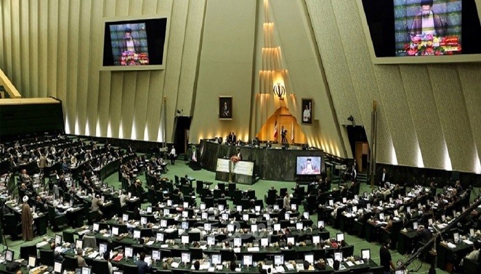  البرلمان الإيراني يقر قانوناً لتجريم المقابلات مع "وسائل الإعلام المعادية"