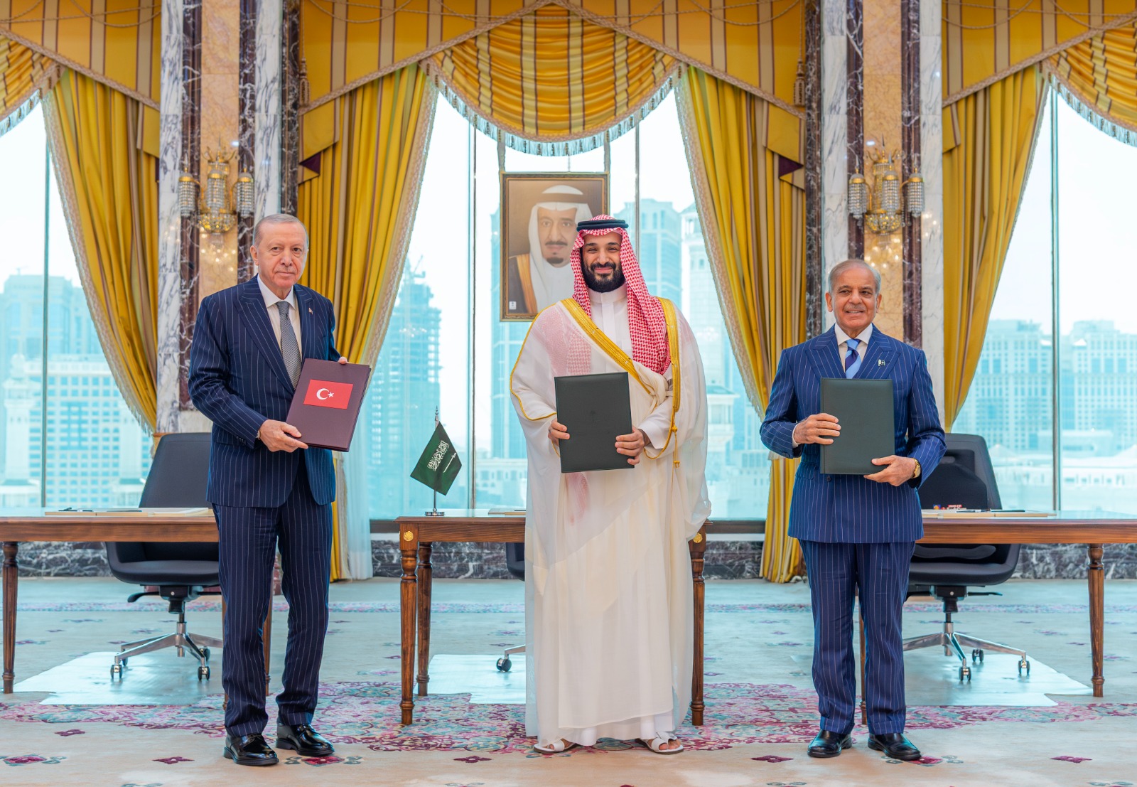 تأكيد رسمي ثلاثي على أن "اتفاقية مكة للدفاع المشترك" تعزز الردع الجماعي والاستقرار الإقليمي