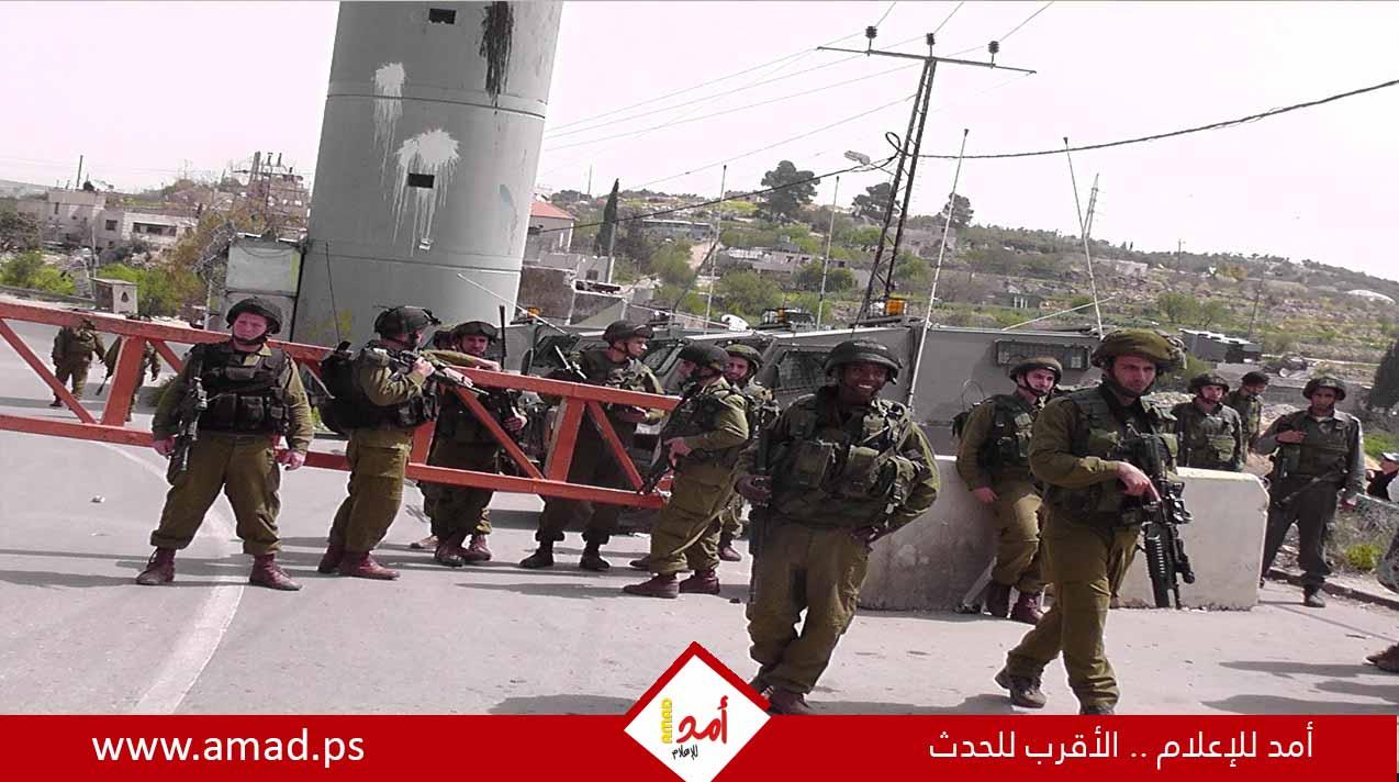 قوات الاحتلال تحتجز عددا من المواطنين على مدخل بيت أمر شمال الخليل
