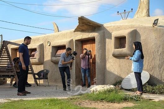 غزة: فلسطينيات تطلق حلقات البرنامج التلفزيوني" فضاء شبابي"