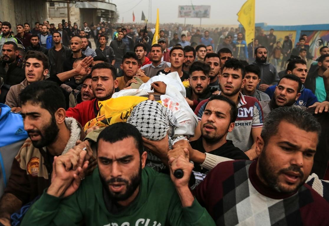 بالصور.. تشييع جثمان الشهيد زكريا الكفارنة في بيت حانون شمال قطاع غزة