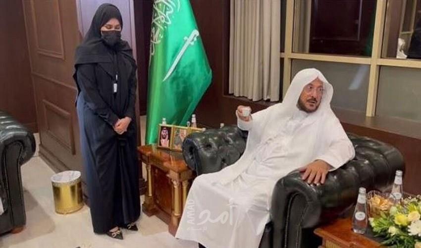 شهد وجيه منشي.. من هي أول متحدثة باسم وزارة الشؤون الإسلامية في مكة؟