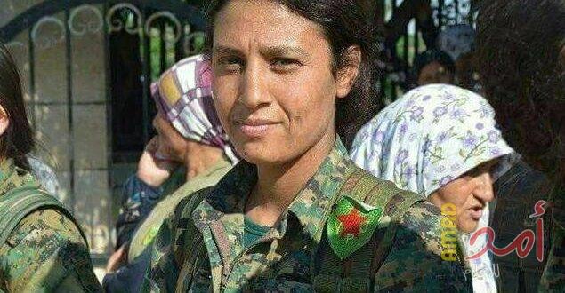 الالاف يشيعون المقاتلة الكردية بارين كوباني في عفرين في شمال سوريا