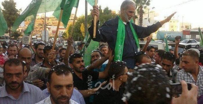 سلطات الاحتلال تفرج عن القيادي  في حماس عبد الخالق النتشة