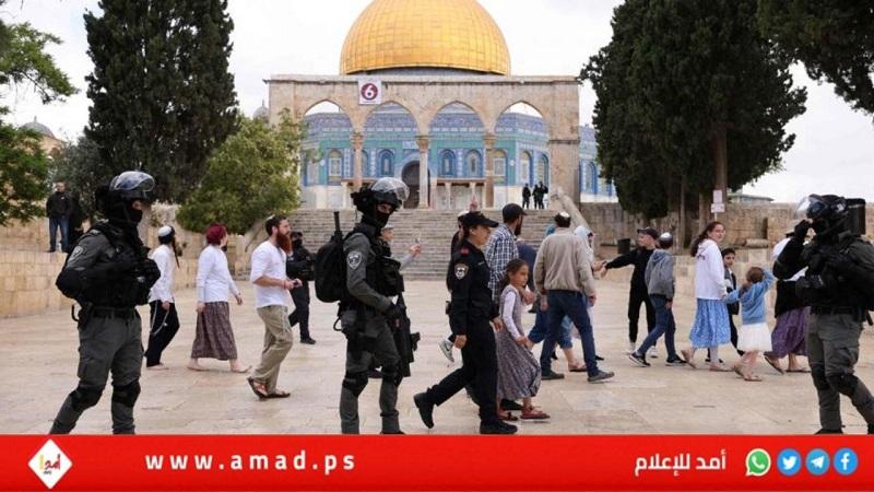 القدس: مستوطنون إرهابيون يقتحمون "الأقصى"
