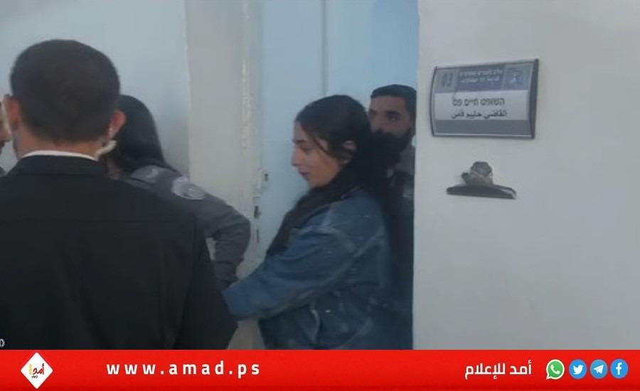 سلطات الاحتلال تمدد اعتقال الصحفية لمى غوشة حتى يوم "الأحد"