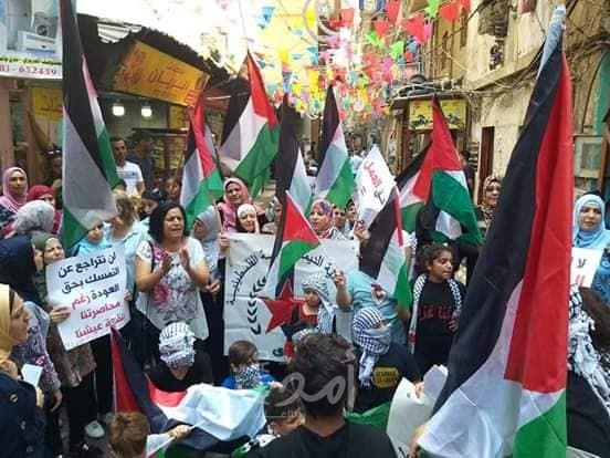 الديمقراطية تنظم مسيرة نسائية في مخيم شاتيلا بلبنان