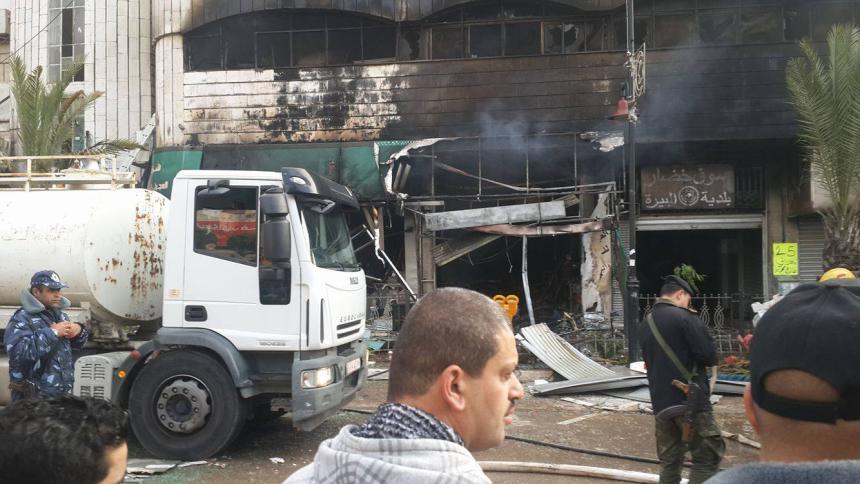 حرق مقهى في شمال قطاع غزة