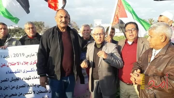 ما قصة المواطن مسلم الذي أحيا ذكرى جنود الجيش المصري الذين استشهدوا بغزة؟!