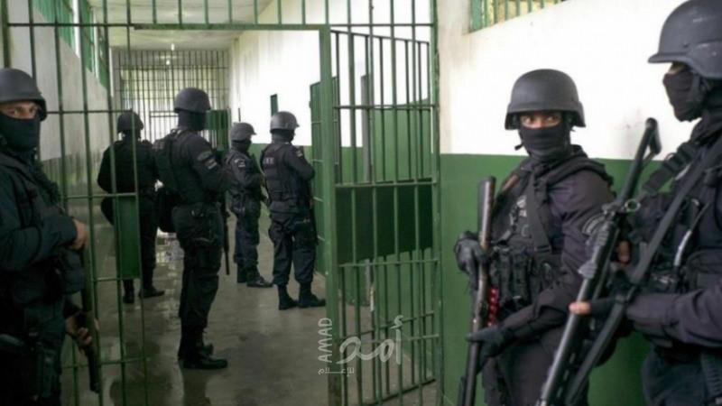 حنظلة: وحدة القمع تقتحم قسم (27) في سجن النقب