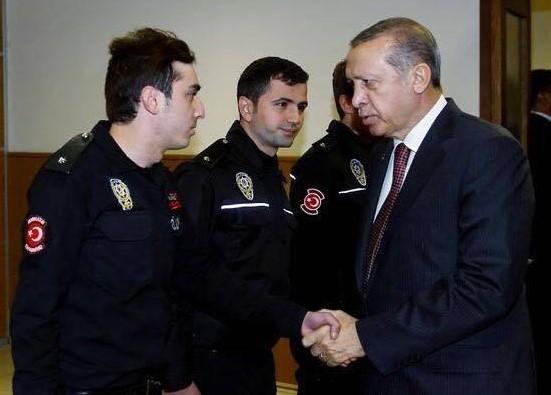التركي قاتل السفير الروسي مع اردوغان