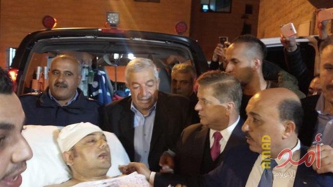 بالصور.. وصول الناطق باسم فتح "أبو سيف" إلى مجمع فلسطين برام الله