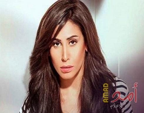 بالصور : صور دينا الشربيني القديمة تثير سخرية جمهور عمرو دياب