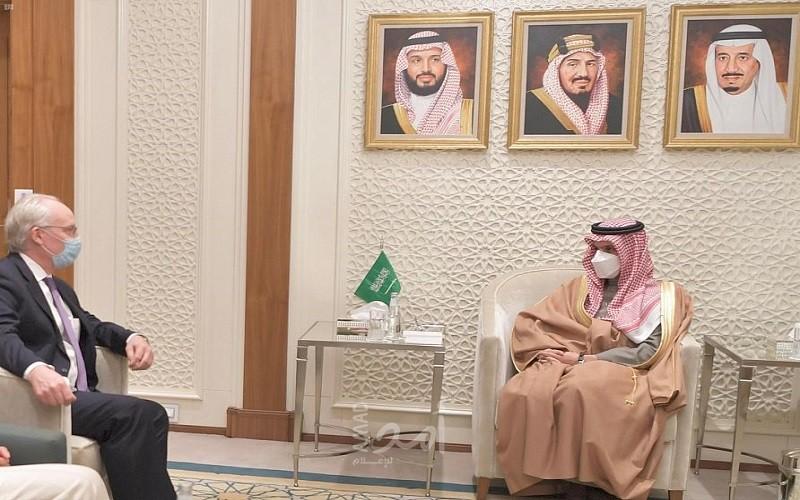 وزير الخارجية السعودي يبحث مع المبعوث الأمريكي لليمن الجهود المشتركة لتسوية الأزمة