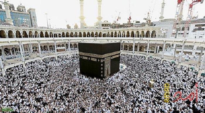 الحجاج يرمون جمرة العقبة بالديار الحجازية ويتجهون لطواف الإفاضة