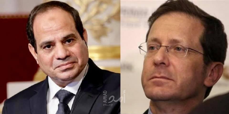 السيسي يبحث مع الرئيس الإسرائيلي هيرتسوغ جهود اعادة احياء مباحثات السلام
