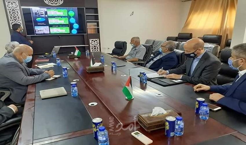 وفد من متضرري عدوان 2014 يشارك في اجتماع  وزارة الأشغال و نائب مدير عمليات الوكالة