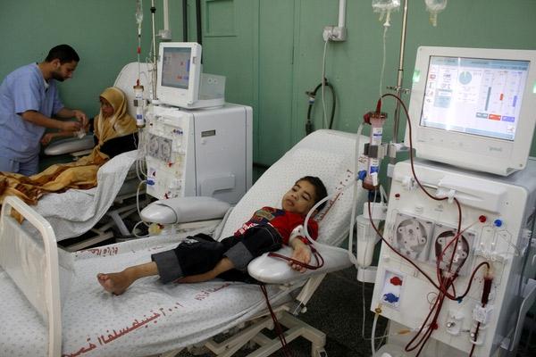 صحة حماس تحذر من انهيار القطاع الصحي في غزة
