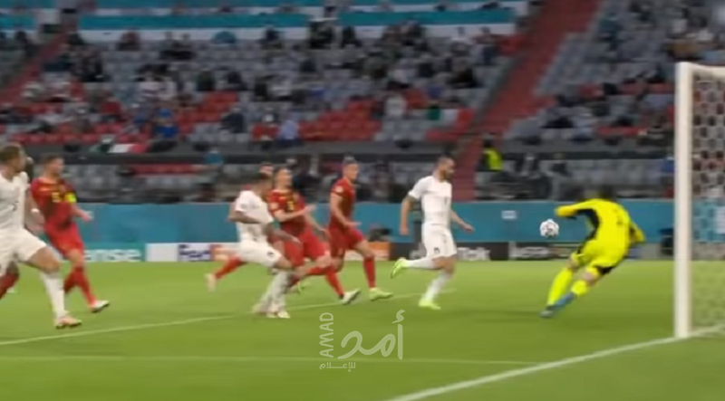 بالفيديو.. بتغريدة منذ 2013.. بريطاني مهووس بكرة القدم توقع فوز إيطاليا