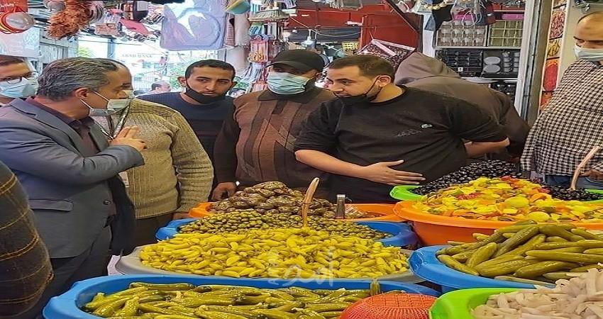 غزة: وفد من وزارة الاقتصاد تجري جولة تفقدية لسوق الزاوية