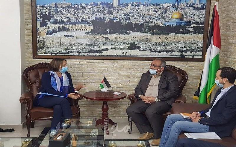 سرحان يلتقي منسق الشؤون الإنسانية في الأراضي الفلسطينية ويناقش معها عدد من القضايا