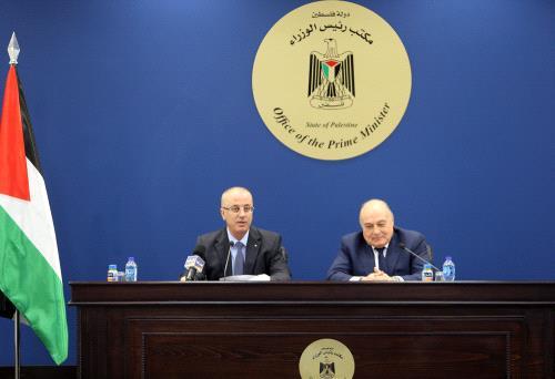 الحمد الله: الموازنة الموحدة تبلغ 5.8 مليار دولار وتتضمن ضرائب جديدة لزيادة الإيرادات