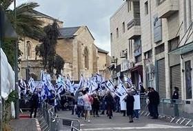 انتشار واسع لجيش الاحتلال بالقدس بالتزامن مع مثول نتنياهو أمام المحكمة