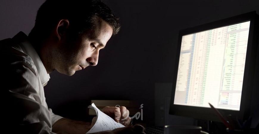 دراسة بريطانية تكشف مخاطر العمل ليلاً