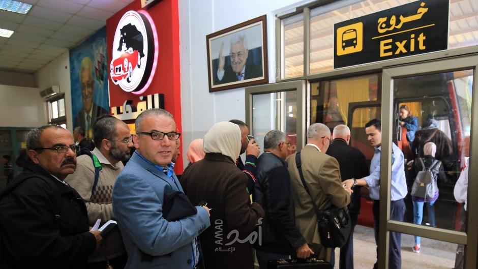 الخارجية: اللجنة الوزارية لعودة العالقين والطلبة تبحث ترتيبات بدء إطلاق عملية الاجلاء