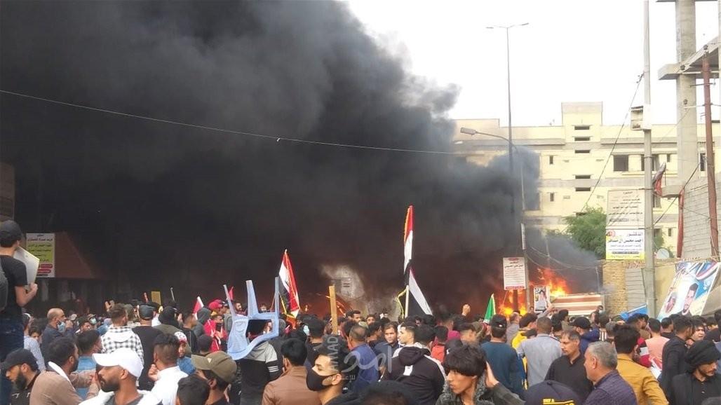 العراق: متظاهرين يحاصرون الكاظمي للمطالبة بكشف قتلة النشطاء بالحراك الشعبي