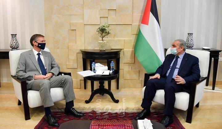 اشتية: الحكومة مستعدة لتوفير كافة السبل لإنجاح عقد الانتخابات