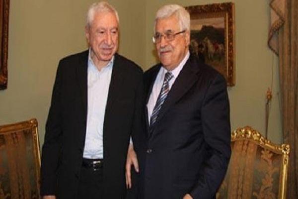 حواتمة يهاتف  الرئيس عباس للاطمئنان على صحته