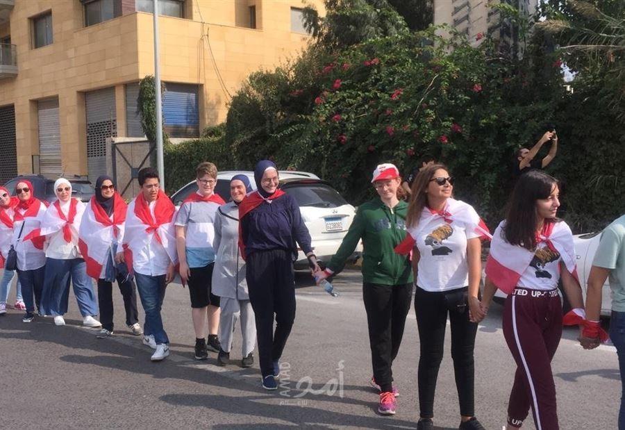 اليوم الـ11 لإنتفاضة الغضب اللبنانية...انطلاق سلسلة بشرية من صور إلى طرابلس- صور و فيديو