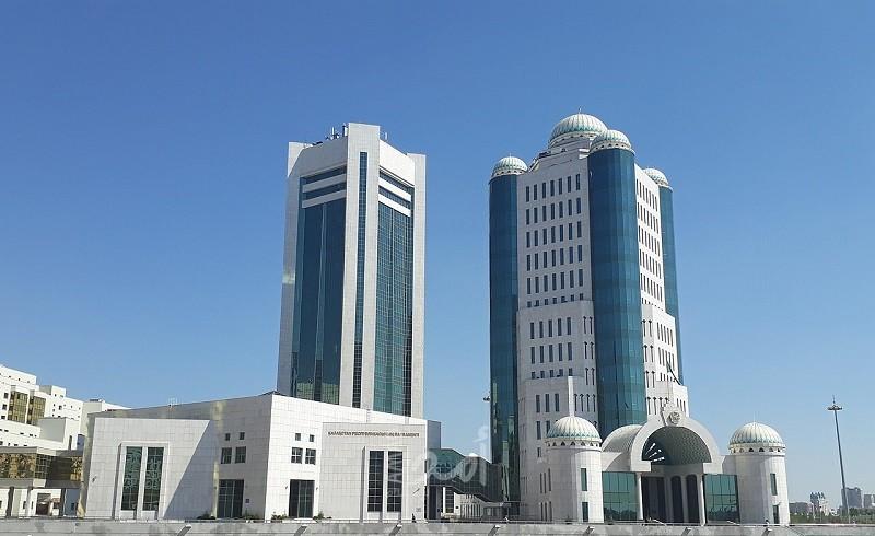 كازاخستان: البرلمان يلغي ضرورة تنسيق سياسة الدولة مع نزارباييف