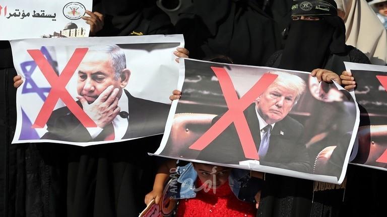 السفارة الأمريكية تدعو رعاياها بالابتعاد عن مناطق المظاهرات في الضفة الغربية وغزة
