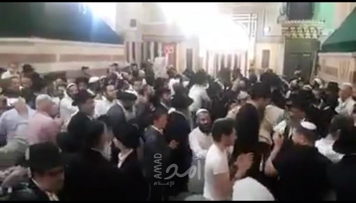 فيديو - مستوطنون يقيمون حفلات "رقص" عند حائط البراق وداخل الحرم الإبراهيمي