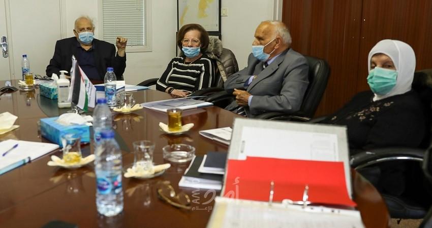 لجنة الانتخابات تتسلم طلبات ترشح 28 قائمة انتخابية وتقر 8