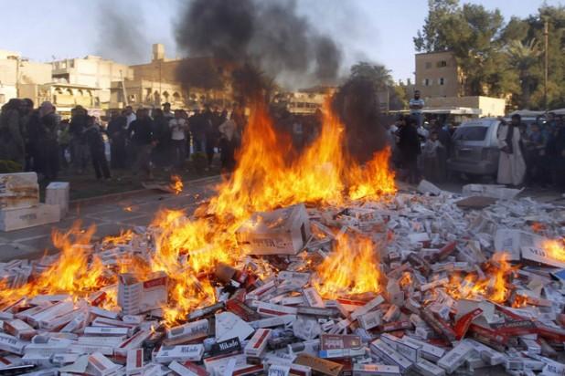 داعش يحرق كميات كبيرة من السجائر في جنوب رفح