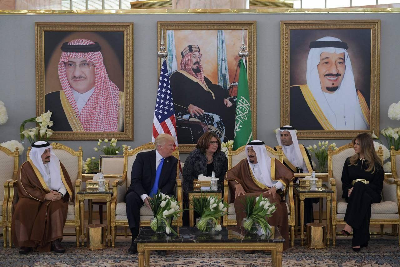 امريكا تعقد صفقة اسلحة مع السعودية بقيمة 110 مليارات دولار و200 مليار صفقات تجارية