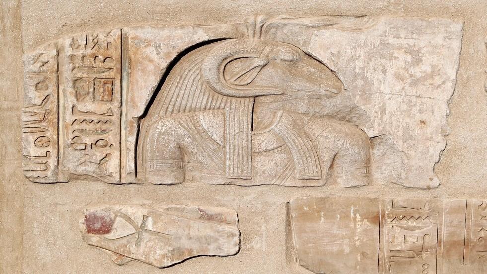 "معاريف" تكشف عن سرقة إسرائيل آثارا مصرية في سيناء