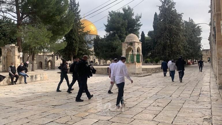 القدس: 100 مستوطن يقتحمون الأقصى