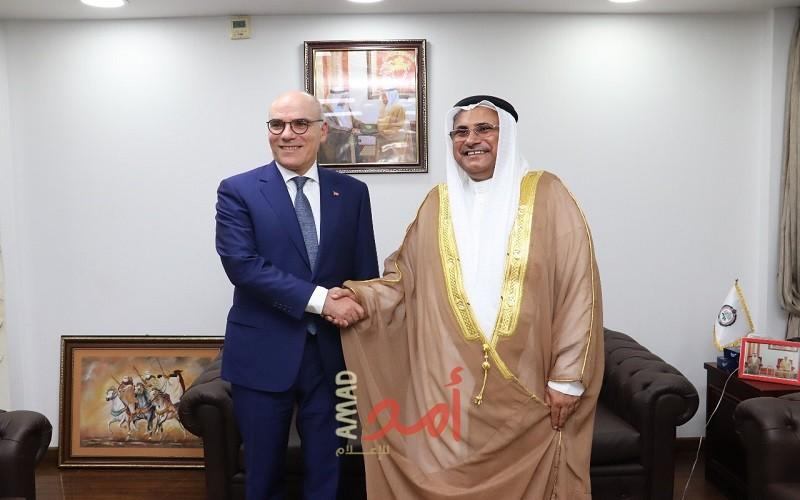 العسومي يستقبل وزير خارجية تونس في القاهرة لبحث علاقات التعاون