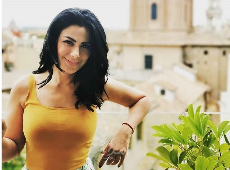 صبا مبارك ملكة الكاجوال ترفع شعار: الجينز أسلوب حياة - صور