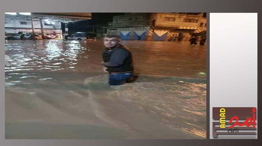 بالصور ...ساعة من المطر كفيلة باغلاق شوارع رئيسية في غزة ...ومواطنون يناشدون