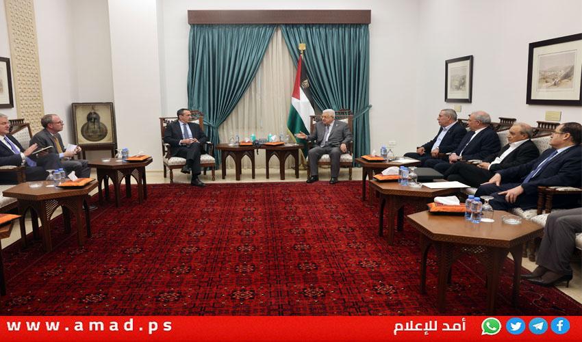 خلال لقاء مبعوث أمريكي..عباس: لن نتخلى عن قطاع غزة فهو جزء من الدولة الفلسطينية