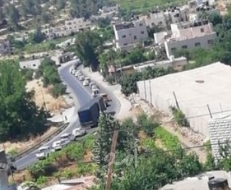 قوات الاحتلال تعرقل حركة المركبات لتأمين "ماراثون للمستوطنين" في الخليل